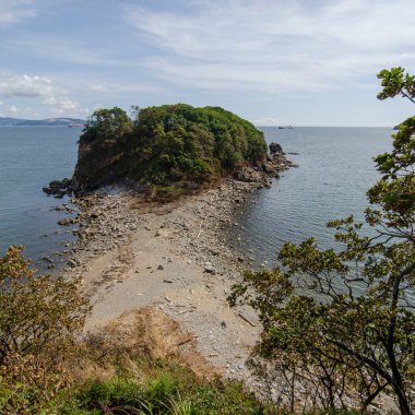 - Rusya. Nakhodka. Bahireva kayası manzarası.