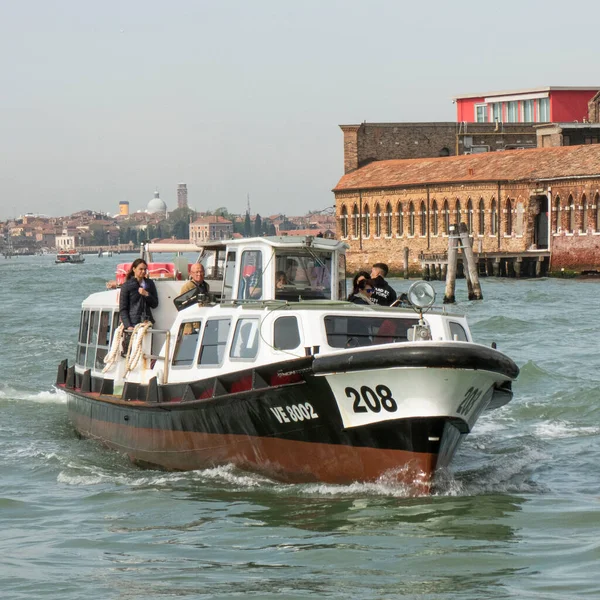 2019 Italie Venise Vaporetto Dans Lagune Près Île Murano — Photo