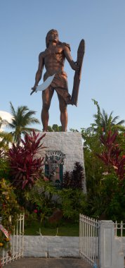 Filipinler. Mactan Island.Lapu-Lapu anıt