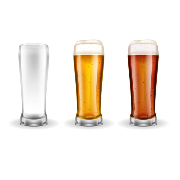 Tres vasos transparentes de cerveza — Vector de stock