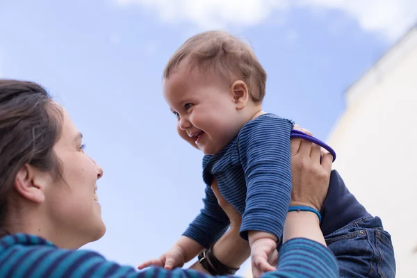 mutlu anne ve kızı