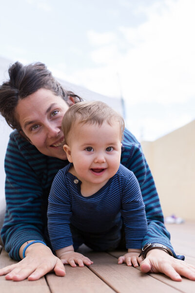 happy mom and daugther