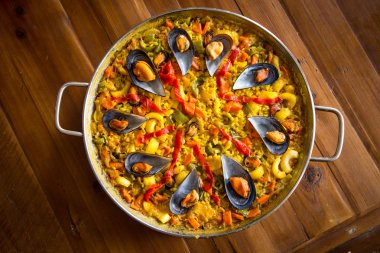 Paella midye ile