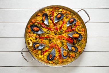 Paella midye ile