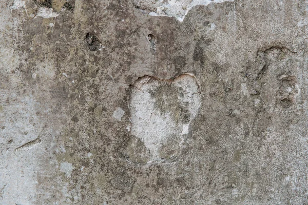 Форма серця на бетонній стіні — стокове фото