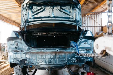 Araba kazadan sonra tamponunda hasar var. Otomatik kaporta çekiliyor