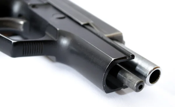 Pistola sobre fundo branco — Fotografia de Stock