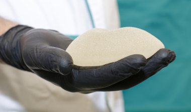 Silikon meme implantları