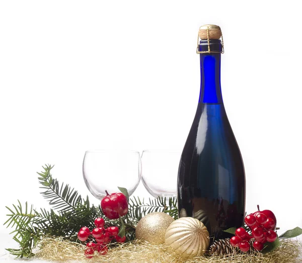 Champagne en Gifts.New jaar Celebration.Isolated op wit — Stockfoto