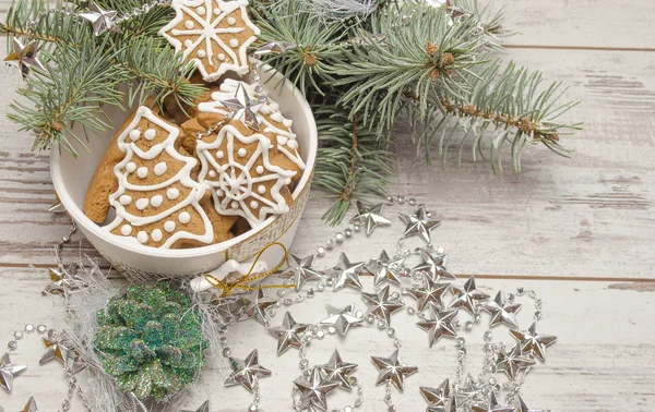 Año nuevo Galletas de jengibre composición decoraciones —  Fotos de Stock