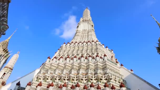 Wat Arun, Bangkok 'taki Budist tapınağı. Kapatın. Tayland — Stok video