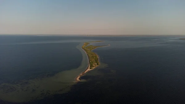 Letecký pohled na ostrov Kalančatského. Neobydlený ostrůvek v Černém moři. Ukrajina — Stock fotografie