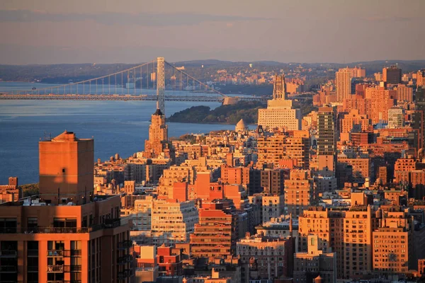 Fluss Brücke Und Betongebäude New York City — Stockfoto