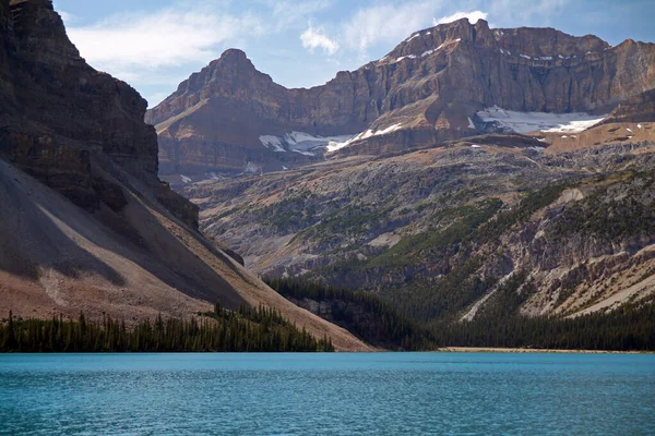 Снег Вершинах Озера Бау Национальном Парке Джаспер Канадских Скалистых Горах — стоковое фото