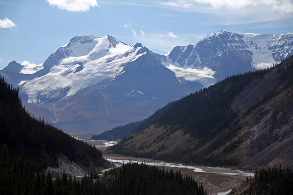 캐나다 산맥의 이스트 스카이 워크에서 바라본 바스카 — 스톡 사진