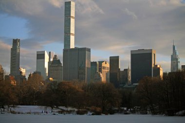 Donmuş Central Park 'ın altında gökdelenleri olan milyarder kavgası.