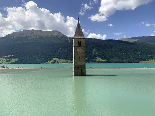 Zvonice Curon Italských Alpách Zbývající Část Potopeného Města Stock Fotografie