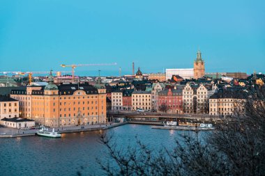 Stockholm 'ün Eski Şehir Mimari İskelesi' nin manzarası. Gamla Stan