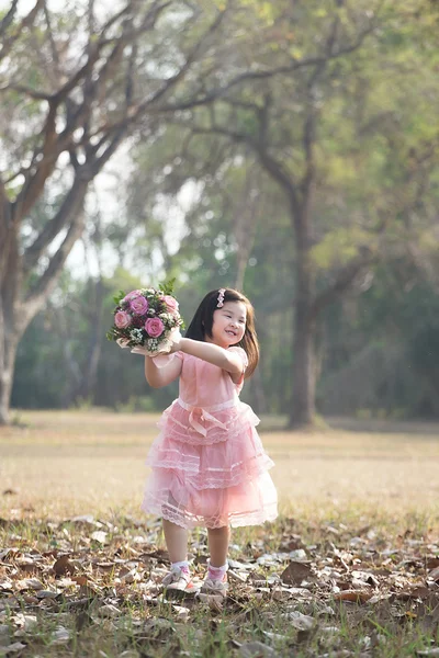 Kleine asiatische Mädchen — Stockfoto