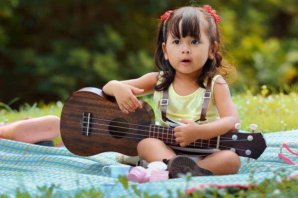 Asiatisches Mädchen — Stockfoto