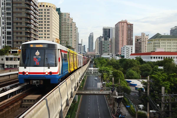 Sky train — Stock Photo, Image