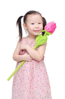 Beyaz üzerinde yapay gül çiçek kız