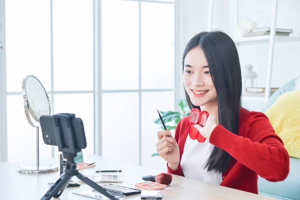 Junge Asiatische Make Artist Beauty Vlogger Oder Blogger Aufnahme Kosmetischen — Stockfoto