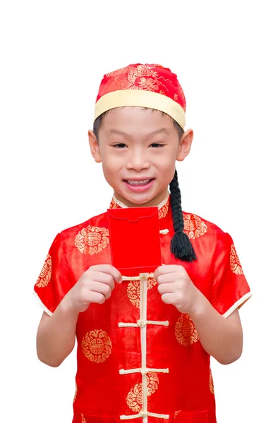 Asiatischer Junge mit traditioneller chinesischer Kleidung, die ang pow hält — Stockfoto