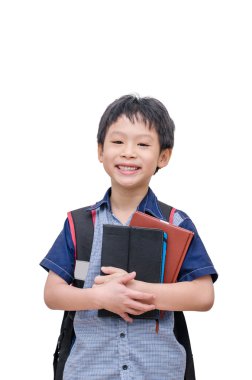 Beyaz arka plan üzerinde gülümseyen öğrenci