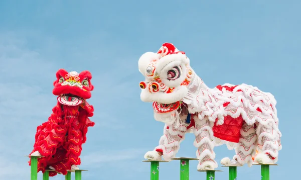 Chinese lion costume dance — Stock Photo, Image
