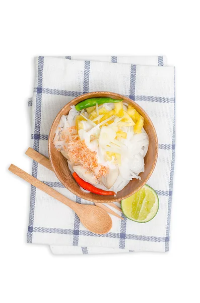 米粉面条粉的虾与菠萝片 — 图库照片