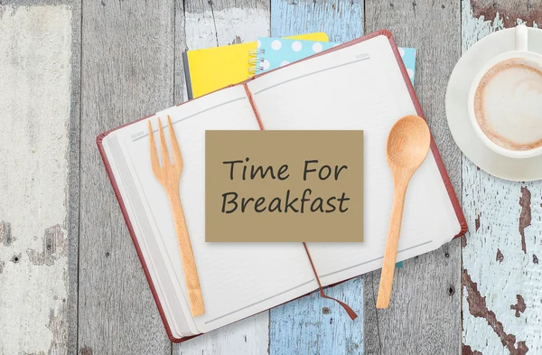 Hora del desayuno en el cuaderno — Foto de Stock