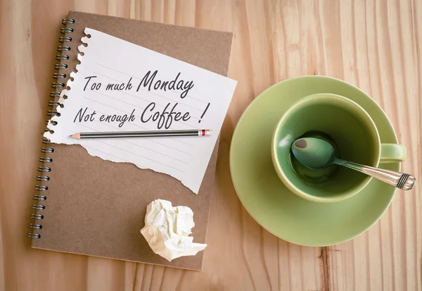 För mycket måndag inte tillräckligt kaffe på bordet — Stockfoto