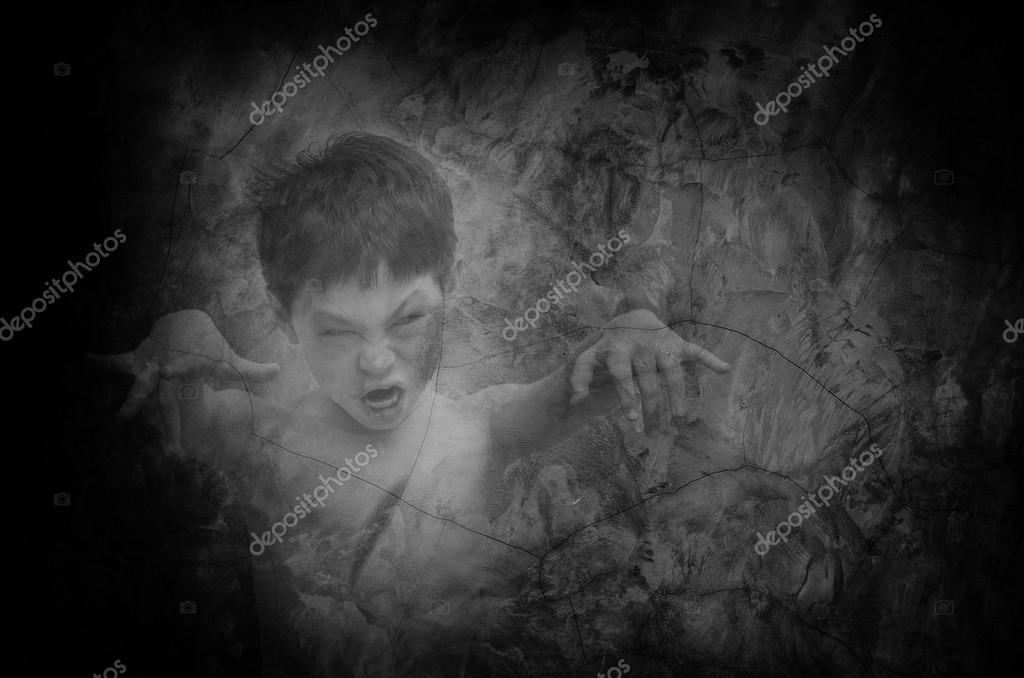 мрачные фотосессии. призрак мальчика на кладбище. маленькие девочки призраки. маленькая фантом. маленькие девочки призраки.