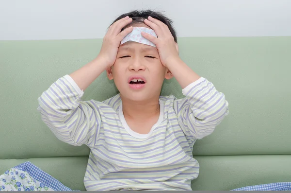 頭痛を持つ少年 — ストック写真