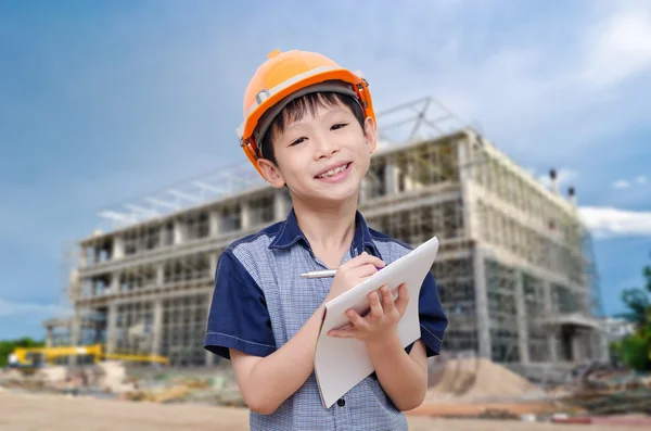 Asijský mladík na staveništi — Stock fotografie