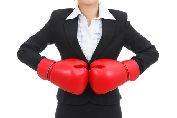 Mujer de negocios asiática con guantes de boxeo aislados en blanco backgr — Foto de Stock