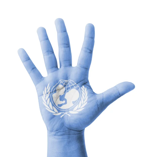 elini kaldırdı, UNICEF (Birleşmiş Milletler Çocuk Fonu) bayrak p açmak