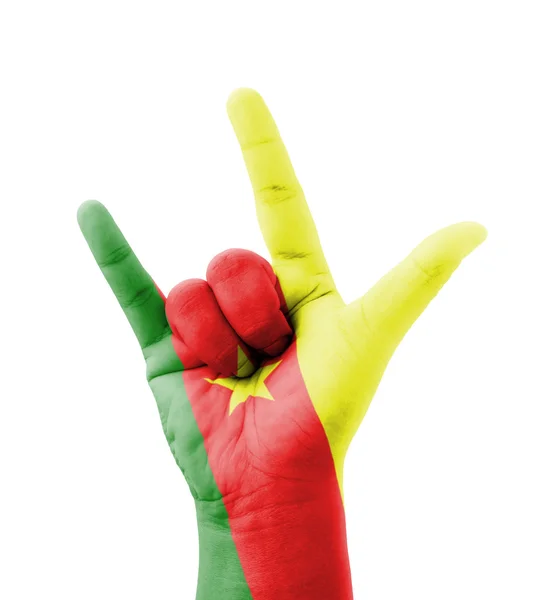 Знак "Я люблю тебя", нарисованный камерунским флагом, разноцветный. — стоковое фото