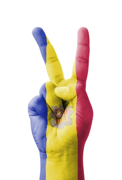 Mão fazendo o sinal V, bandeira de Andorra pintada como símbolo do vencedor — Fotografia de Stock