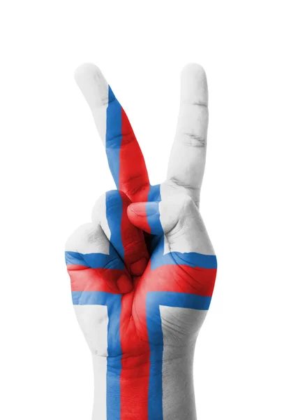 Mão fazendo o sinal V, bandeira das Ilhas Faroé pintada como símbolo de — Fotografia de Stock