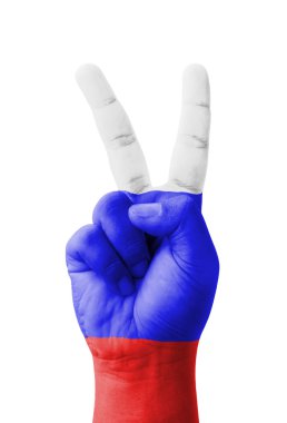 V işareti, zafer sembolü olarak boyalı Rusya bayrağı yapma el