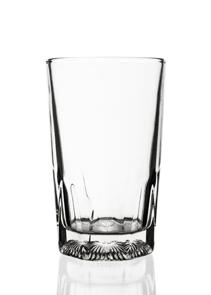 Leeg glas geïsoleerd op witte achtergrond — Stockfoto