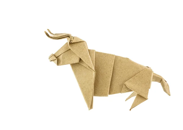 Origami taureau recycler le papier isolé sur fond blanc — Photo