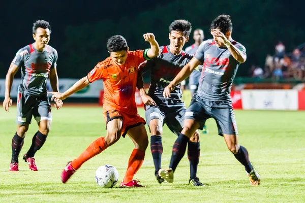 SISAKET THAILAND-JUNE 29: Sarayuth Chaikamdee of Sisaket FC. (or — 스톡 사진