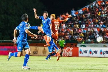Sisaket Tayland-Ağustos 13: Paitoon Tiepma, bas-konuþ Rayong Fc. (bl