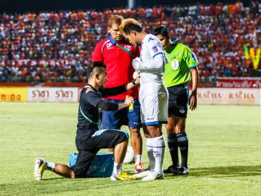 SISAKET THAILAND-AUGUST 13: First aid team of PTT Rayong FC. (bl