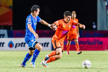 SISAKET THAILAND-AUGUST 13: Gorka Unda of Sisaket FC. (orange) i