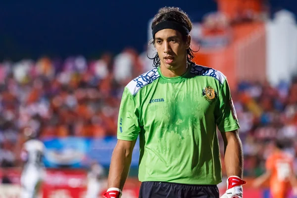 SISAKET THAILAND-MAI 28: Lucas Daniel of Sisaket FC. em acção d — Fotografia de Stock