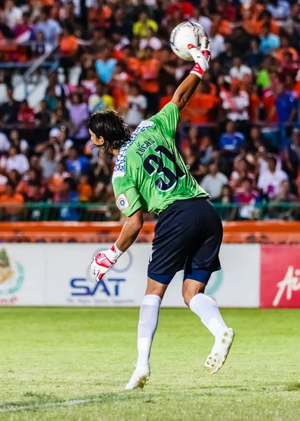 SISAKET TAILANDIA-28 DE MAYO: Lucas Daniel de Sisaket FC. en la acción d — Foto de Stock